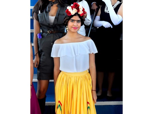 Angie Escobar representando a Frida Kahlo<br/>
