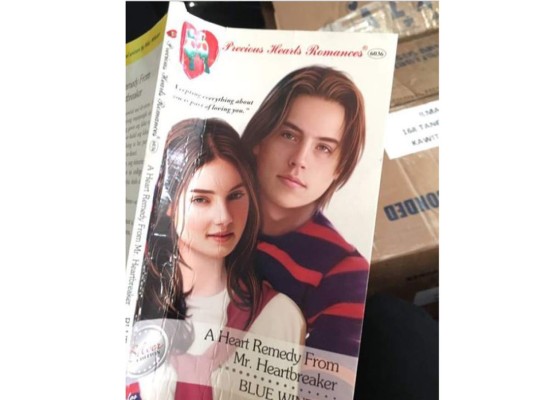 Sin su autorización aparece en la portada de un libro, Cole escribió en su cuenta de Twitter cuando se enteró, “Felicidades a este publicista por utilizar mi rostro como el interés amoroso en una novela de romance. “Un remedio para el corazón de un señor rompecorazones” encuéntralo en los basureros cerca de ti.