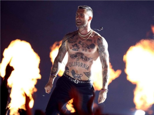 El show finalizó con una interpretación increíble en la cual pudimos ver al vocalista de la banda con el torso descubierto. Momento impactante que robó varios suspiros e hizo de este show algo comentado por todas las personas que estuvieron presentes y que vieron la trasmisión.