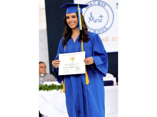 Graduación de la clase 2019 de Macris School