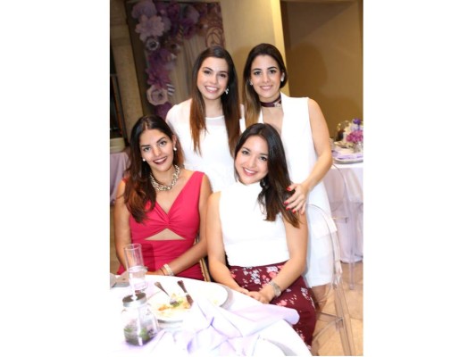 Carmen Danzilo, Adriana Sandoval, Isabella Rishmawy y Mónica Barrillas