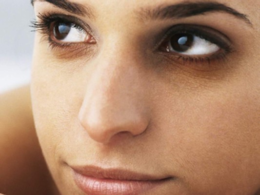 Cómo cuidar el contorno de ojos 