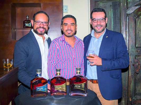 Una noche entre cócteles y gastronomía by Flor de Caña  