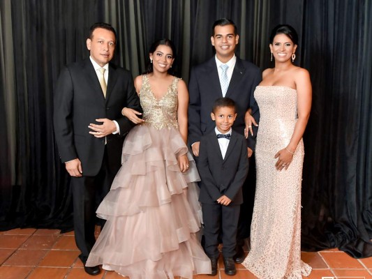Inolvidable fiesta de quince años de Emily Cano