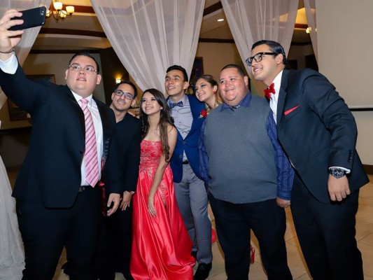 Fredy Casasola, José Luis Casasola, Kristy Palao, José Casasola, Lorena Casasola, José Luis Mejía y Enrique Velasquéz