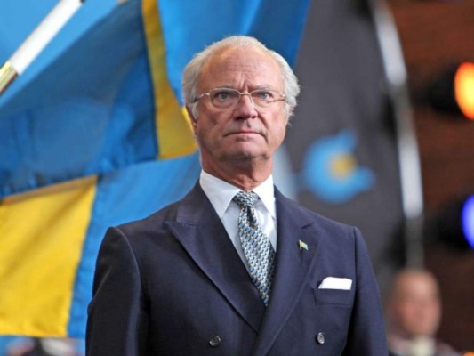 El rey Carlos XVI Gustavo de Suecia escribió una pequeña conmemoración demostrando la profunda tristeza de las noticias y también rememoró a Felipe como un gran amigo de su familia.