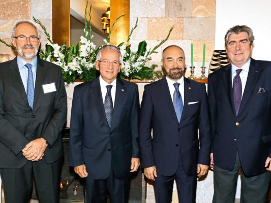 Coctel en residencia del embajador de Francia