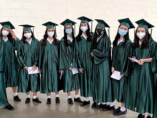 Génesis Alvarenga, Samantha López, Susan Godoy, Ai Lin Yang, Andrea Midence, Nyasha Salgado, Ying Tong y Gabriela Ayestas