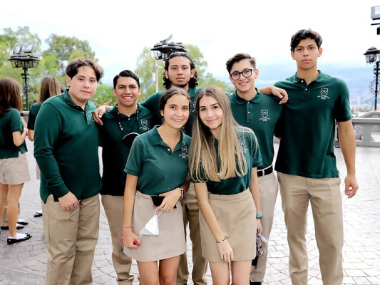 Nicolle Anderson, Isabella Serrano, Alejandro Lobo, Juan Daniel Mora, Josef Aguilar, Santiago Calderán y Sebastian Hernández