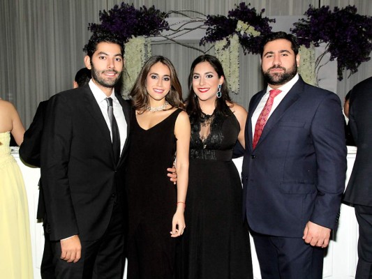 La boda religiosa de Jonathan Park y Daniela Ferrufino