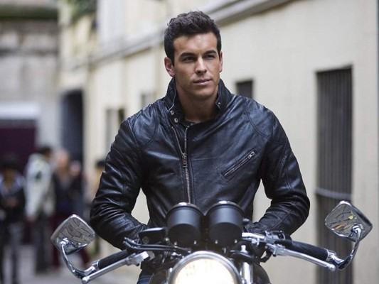 Antes de la película, Mario Casas se preparó haciendo rutina de ejercicios dos veces al día. Parte de su interpretación como Hache tenía que ver con su cuerpo escultural <br/><br/>