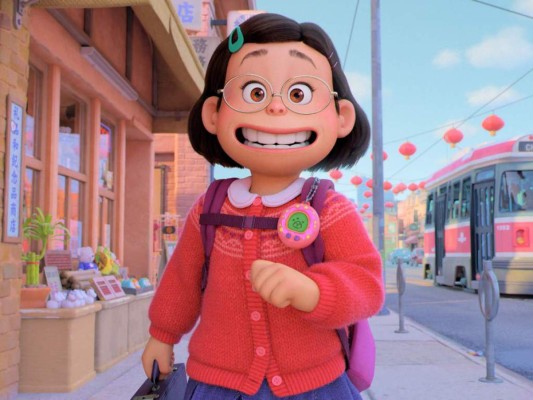 El ambiente donde se desarrolla la película es en el barrio chino de una ciudad canadiense. Esto fue idea e inspiración de su directora, Domee Shi, quien puso varios elementos personales en el guión.