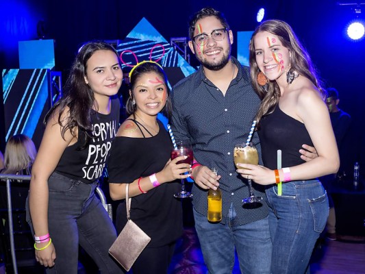 La Neón Djs Party una fiesta vibrante