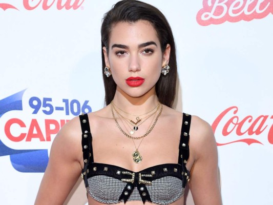 Dua Lipa es criticada por su nueva colección de ropa