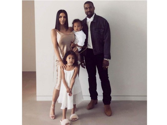 Hijo menor de Kim Kardashian y Kanye West con neumonía