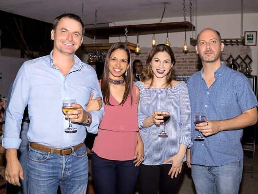 Inauguran Craft Pub Deli y Bistro