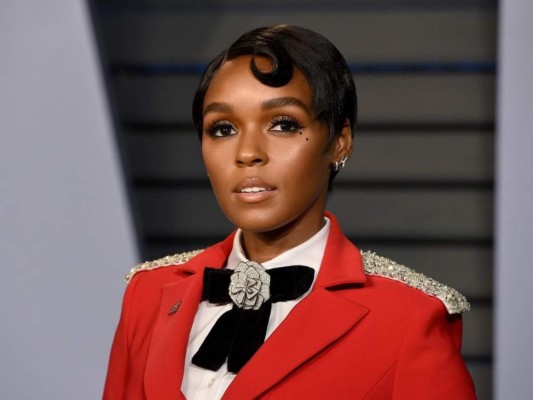 Janelle Monae hizo un retweet de un personaje de Steven Universe y lo citó bajo el hashtag #IAmNonBinary, que alegró mucho a sus seguidores recibiendo muchos elogios por el colectivo diverso.