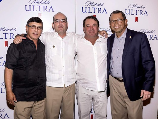 Mike Soto, Juan Carlos Alvarez, Alfredo Grima y Mario Gómez.