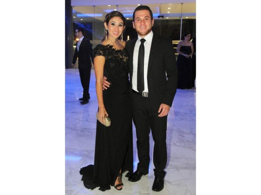 Issabella y Roger Valladares.