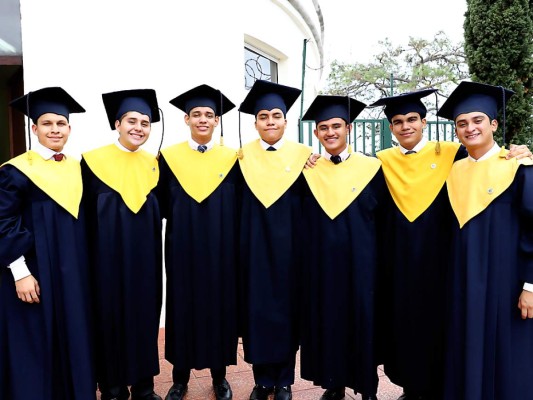 Graduación de la Estancia School