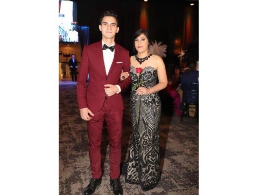 Los Seniors de la Dowal School 2019 celebran su Prom al estilo años 20s