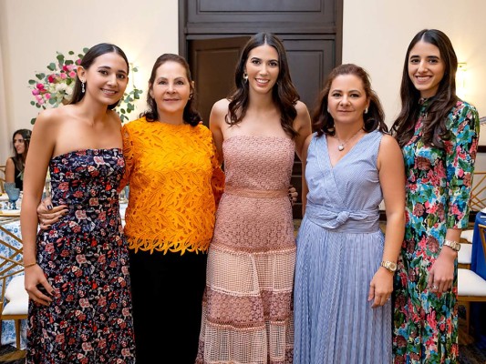 La despedida de soltera de Angie Andonie