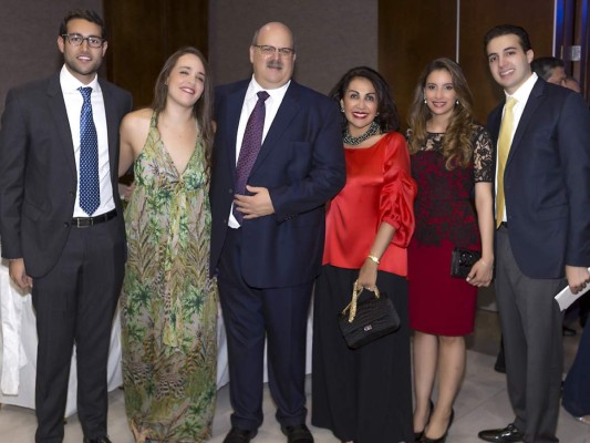 Club Rotario reconoce a destacados empresarios de C.A.  