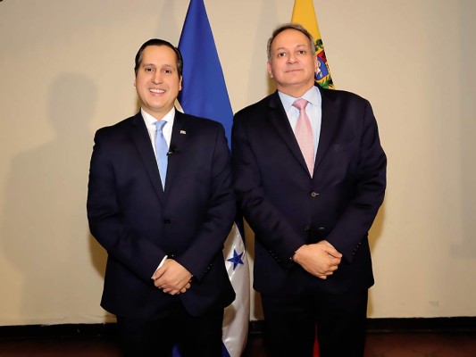 Bienvenida al embajador de Venezuela