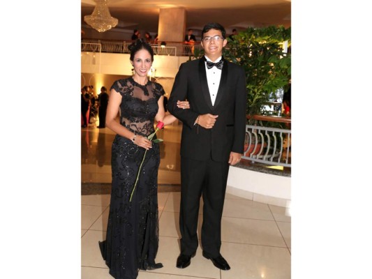 Liz Pagoada y Gabriel Henríquez
