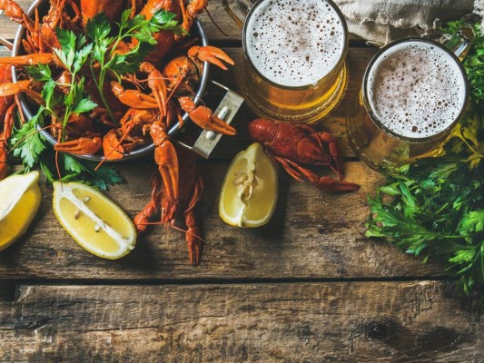 Beer, not wine: 5 razones por las que la cerveza es la mejor combinación para la comida