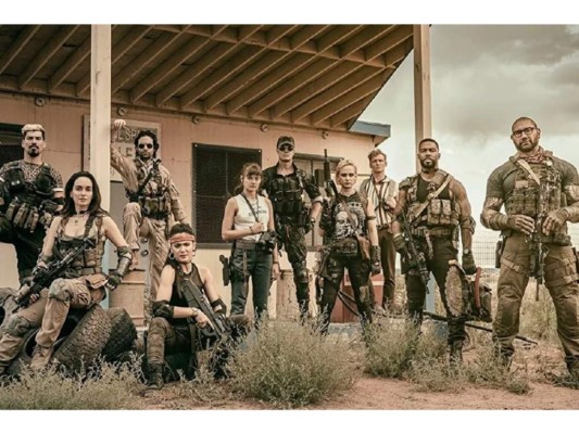 El ejército de los muertos. Luego de una aparición de zombis en Las Vegas, un grupo de mercenarios lo arriesgan todo y se aventura al área de cuarentena para llevar a cabo el mayor atraco de sus vidas. Se estrena el 21 de mayo.