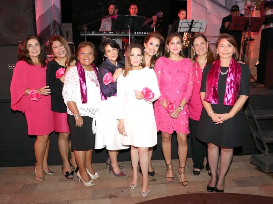 Un éxito la tercera edición de Credomatic Estilo Pink Party