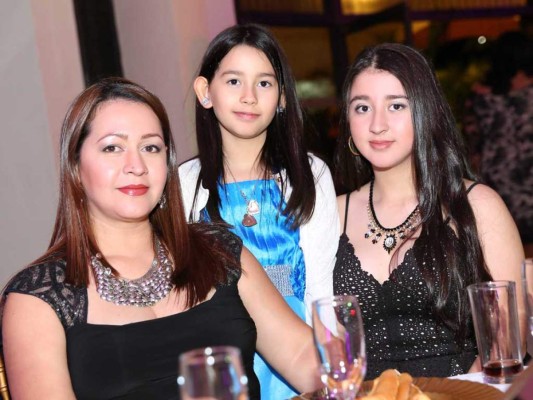 Los quince años de Abigail Andino Espinosa