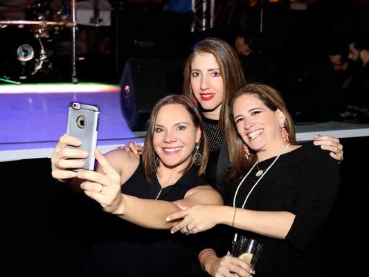 Cathy Vega, Muriel Vinelli y Francis Wagui