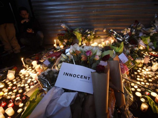 Expresiones de solidaridad y cariño tras los ataques terroristas en París<br/>
