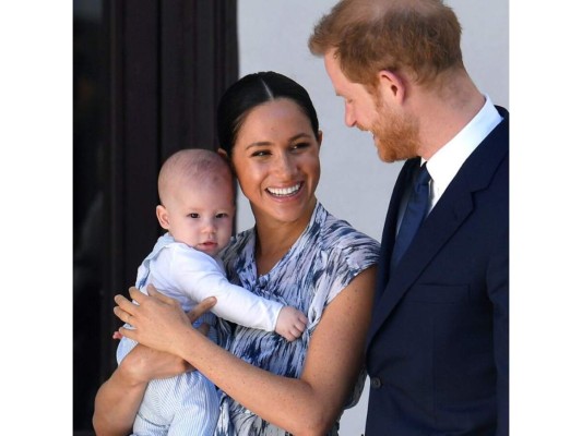 9. El primer viaje de Archie <br/><br/>En septiembre del 2019, el pequeño hijo de los duques con apenas 4 meses de edad visitó Sudáfrica en compañía de sus padres. <br/>