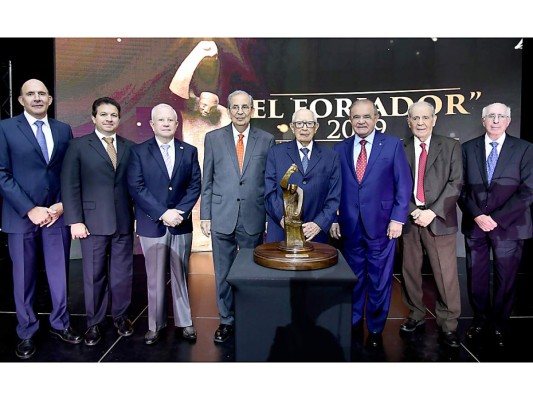 Jorge Bueso Arias es “El Forjador del Siglo”