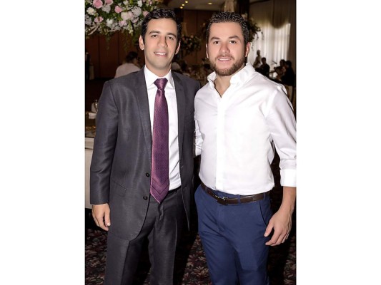 Alegre brunch por la nueva cristiana&nbsp;&nbsp;