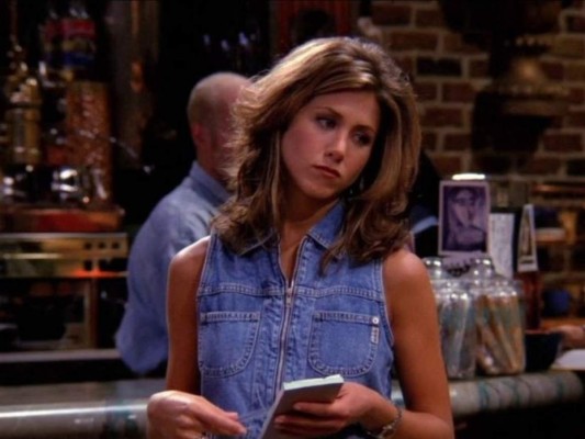 Chaqueta de vaquero Denim<br/>No podemos hablar de Rachel sin mencionar sus tantos estilos usando chaquetas y camisas denim ¡las combinaciones nos encantaban!<br/>