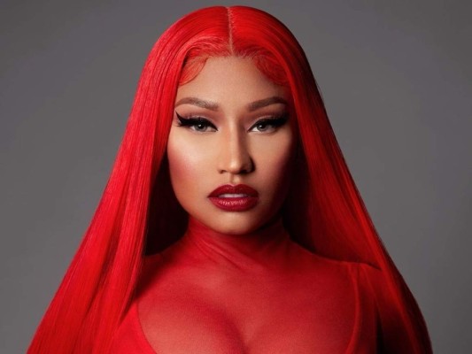 Nicki Minaj. <br/>La cantante puso a prueba la credibilidad de la vacuna por medio de un tweet asegurando que la vacuna afecta el rendimiento sexual de los hombres. Su rápida difusión hizo que la Casa Blanca se pusiera en contacto con ella para ofrecerle una explicación para responder las dudas de la rapera.