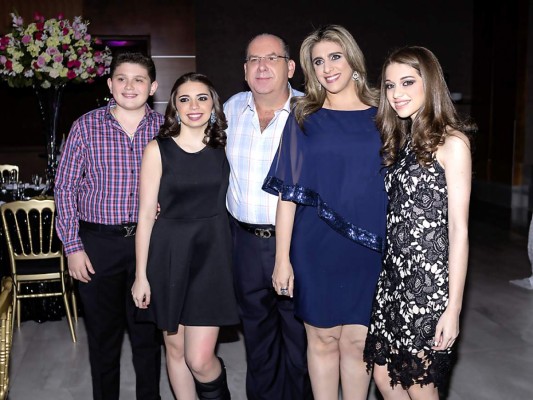 Memorable fiesta en honor a Jaqueline Diek