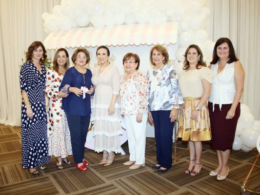 Baby shower para la futura madre Adriana Echeverri