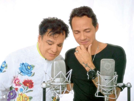 'Me doy cuenta cada día lo que él tuvo que ver con quien soy como artista. Su gusto, su sensibilidad, interpretación y pasión. Me crié con la música de él y jamás en la vida hubiera pensado que grabaría en español... Una amiga mía me puso la canción 'Hasta que te conocí' cuando iba con ella en el carro y de ahí cambió mi vida para siempre. En ese momento decidí que tenía que grabar en español', Marc Anthony