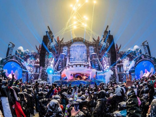 Tomorrowland Winter en Alpe d'Huez fue cancelado. Los organizadores están devolviendo el dinero a las personas que compraron boletos.