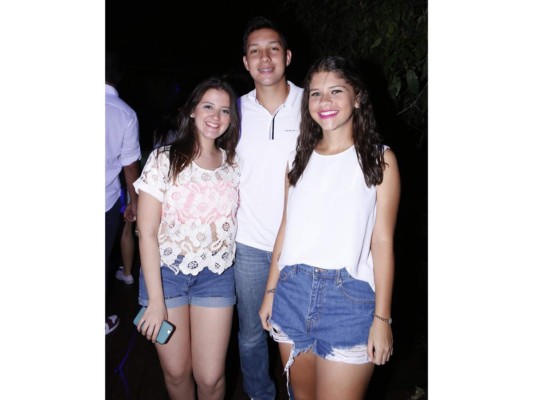 Neon party en residencia Andonie