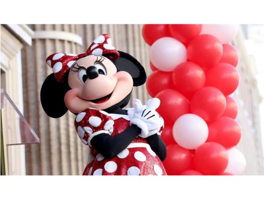 Minnie Mouse obtiene su estrella en el Paseo de la Fama de Hollywood