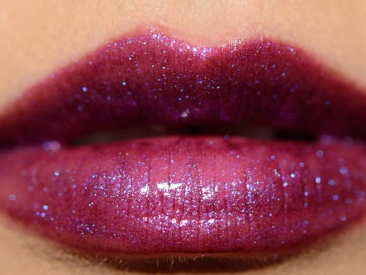 Conoce los Grand Illusion Glossy Liquid Lipcolour by MAC