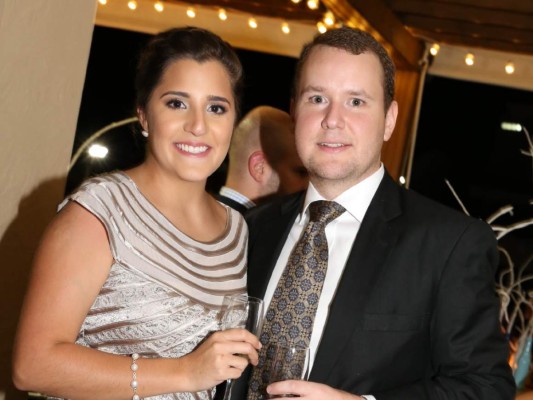 Compromiso de Daniella Valdés y Luis Matamoros