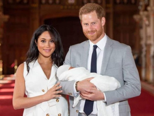 13. Megan le dio la bienvenida a Archie en un hospital de Londres, pero inicialmente consideró un parto en casa. 'Sé que había historias sobre un parto en casa, y ciertamente fue algo que se discutió desde el principio, pero Meg sabía que sería un parto en el hospital. Todo lo que importaba era tener al bebé de la manera más segura posible', dijo una fuente.