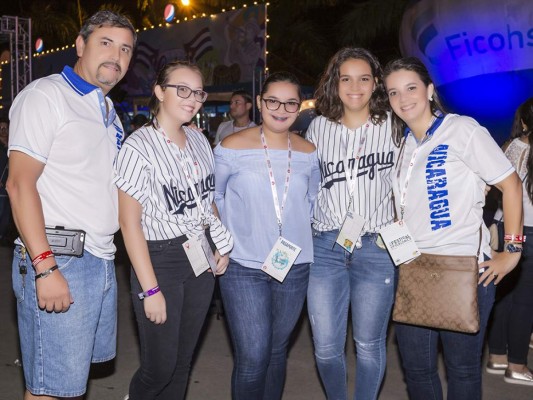 Un éxito el 32 Festival Folklórico Internacional: 'La Vuelta al Mundo'